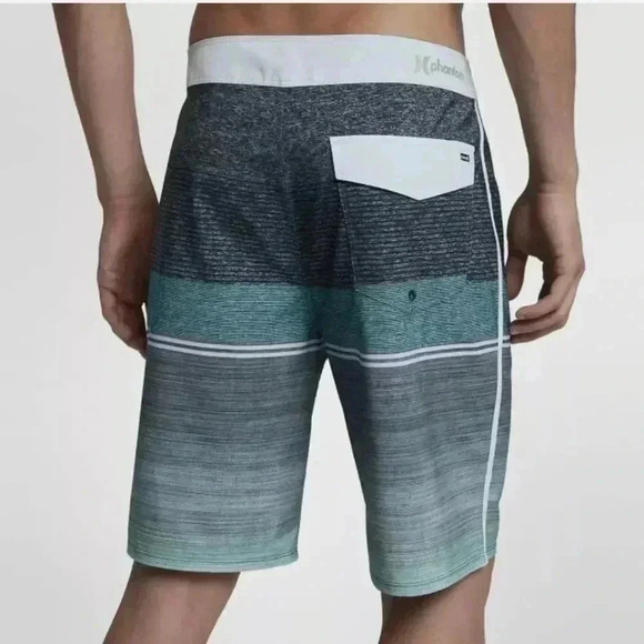 Men's Hurley Phantom Cove board shorts size 36. - Picture 10 of 10